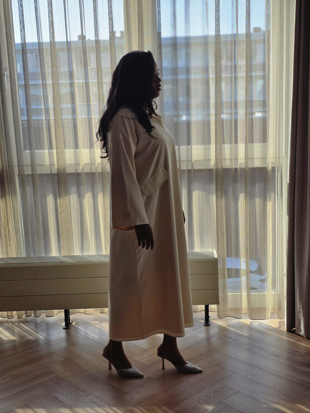 [Pearla] elegante - damesjurk - cocktailjurk- feestjurk- wit - zwart- midi jurk